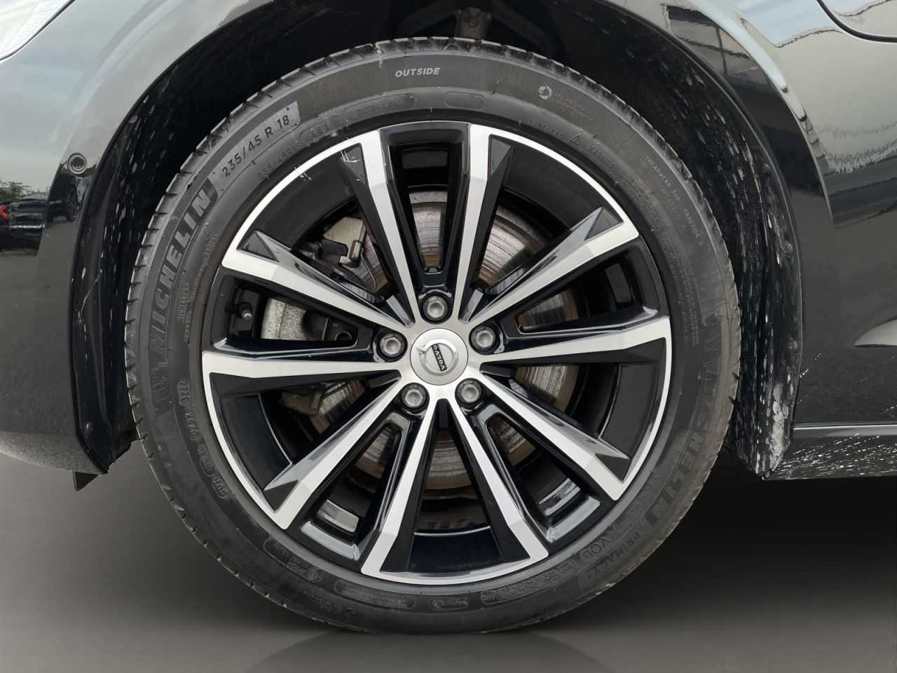 Volvo  T6 AWD Recharge Plus Dark 360° LED