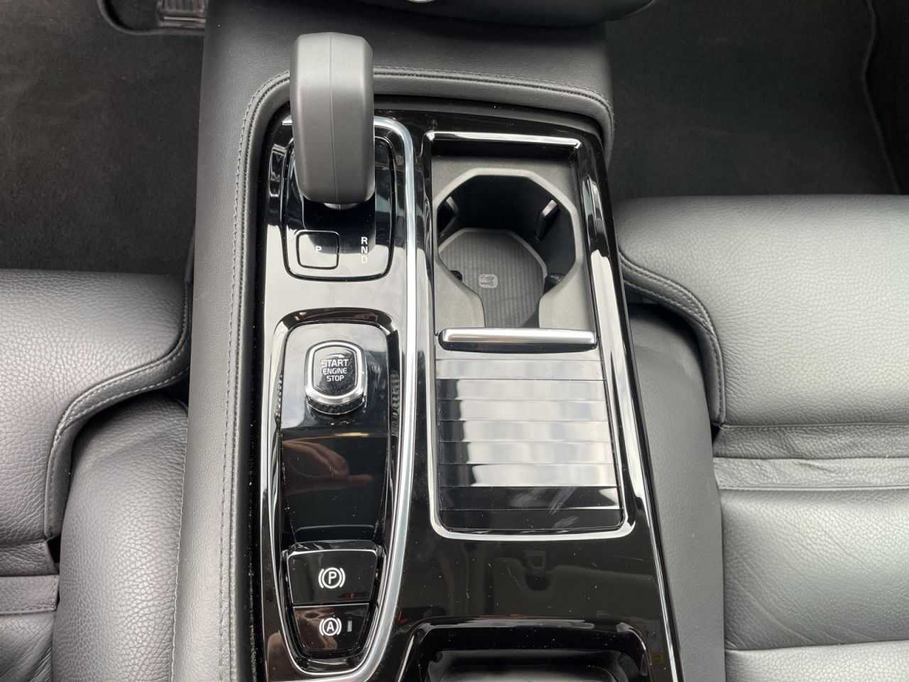 Volvo  T6 AWD Recharge Plus Dark 360° LED