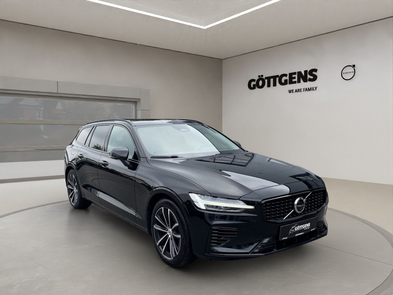 Volvo  T6 AWD Recharge Plus Dark 360° LED