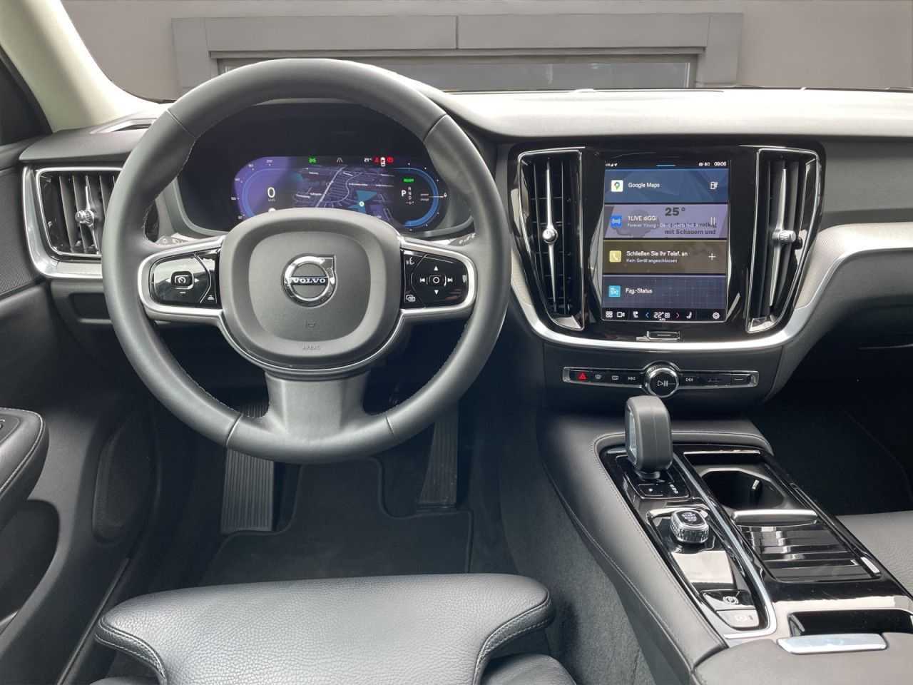 Volvo  T6 AWD Recharge Plus Dark 360° LED