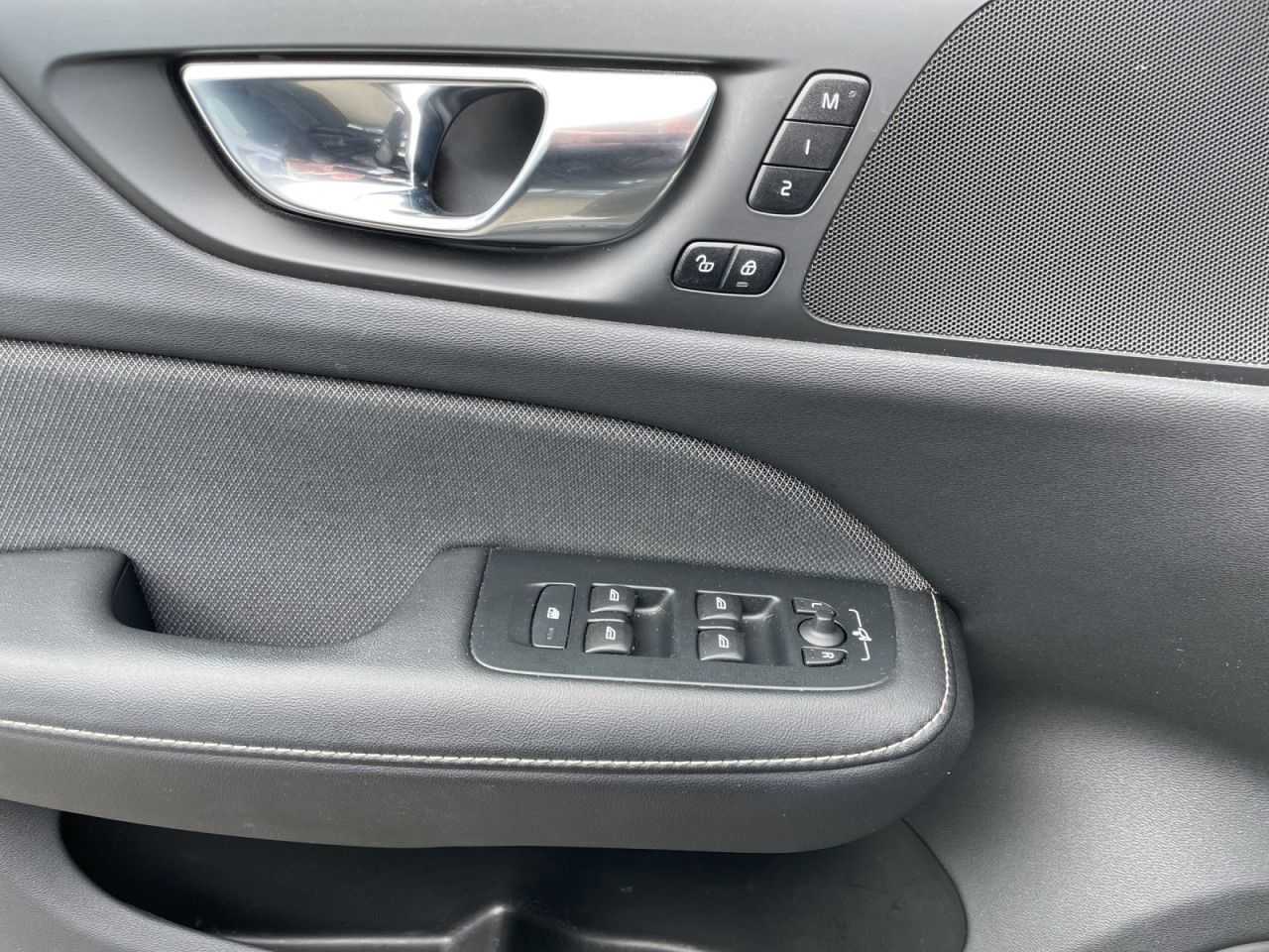 Volvo  T8 AWD R-DESIGN AHK NAVI LED WINTER PAKET