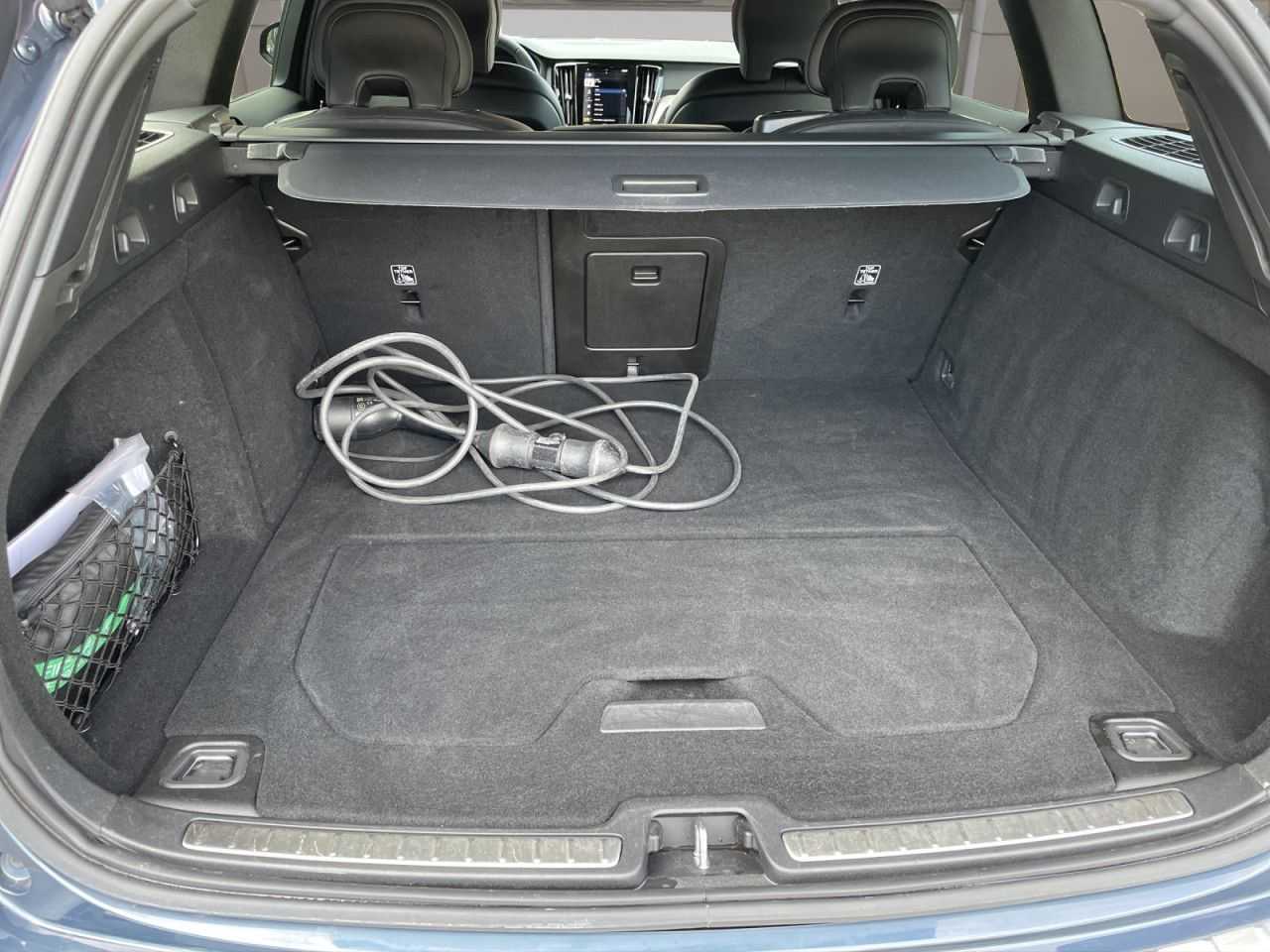 Volvo  T8 AWD R-DESIGN AHK NAVI LED WINTER PAKET