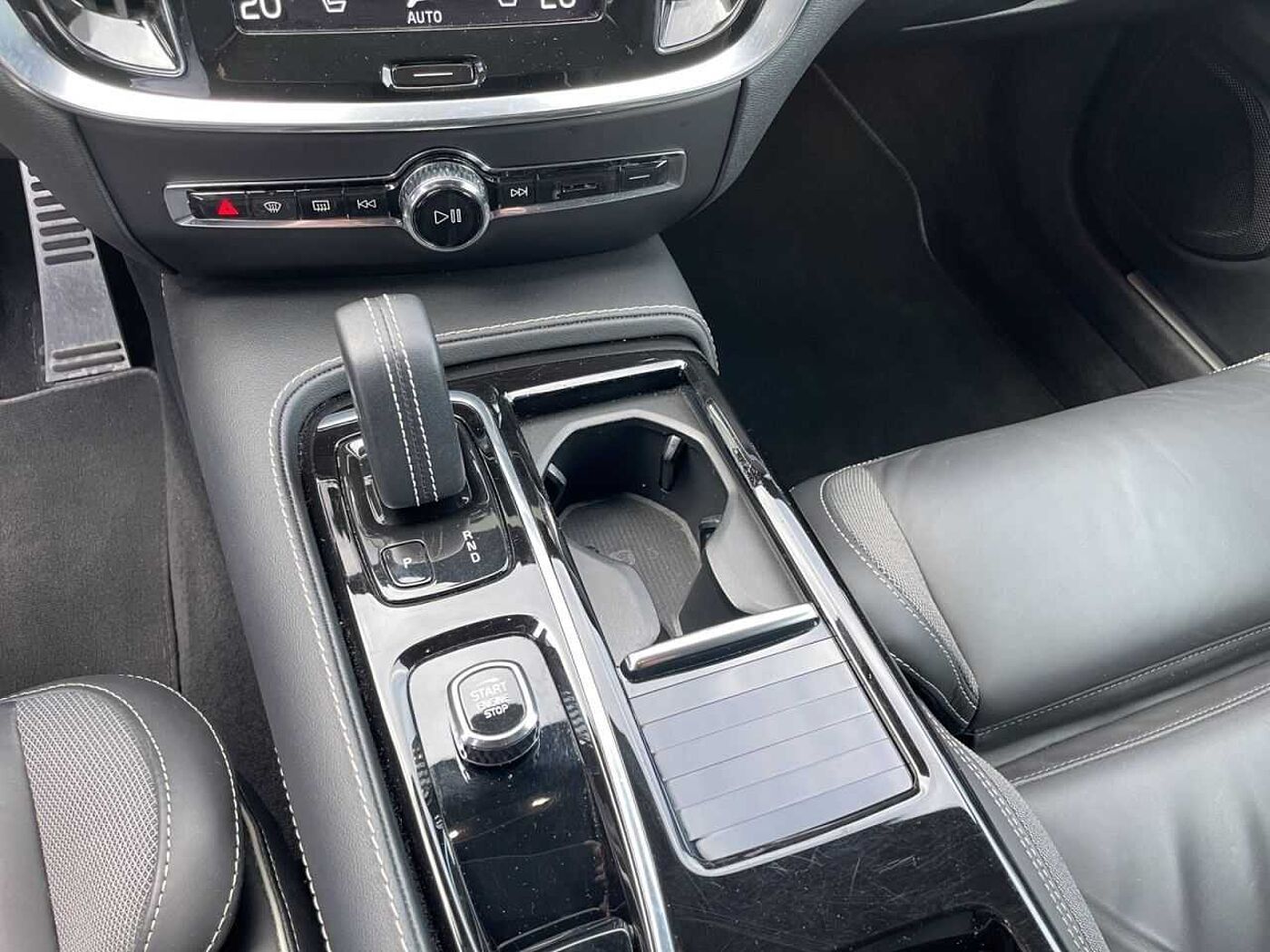 Volvo  T8 AWD R-DESIGN AHK NAVI LED WINTER PAKET