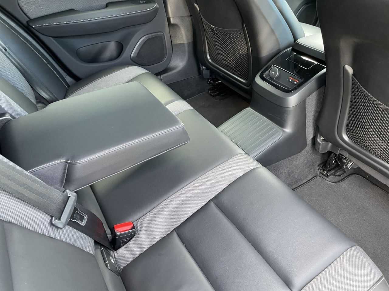 Volvo  T8 AWD R-DESIGN AHK NAVI LED WINTER PAKET