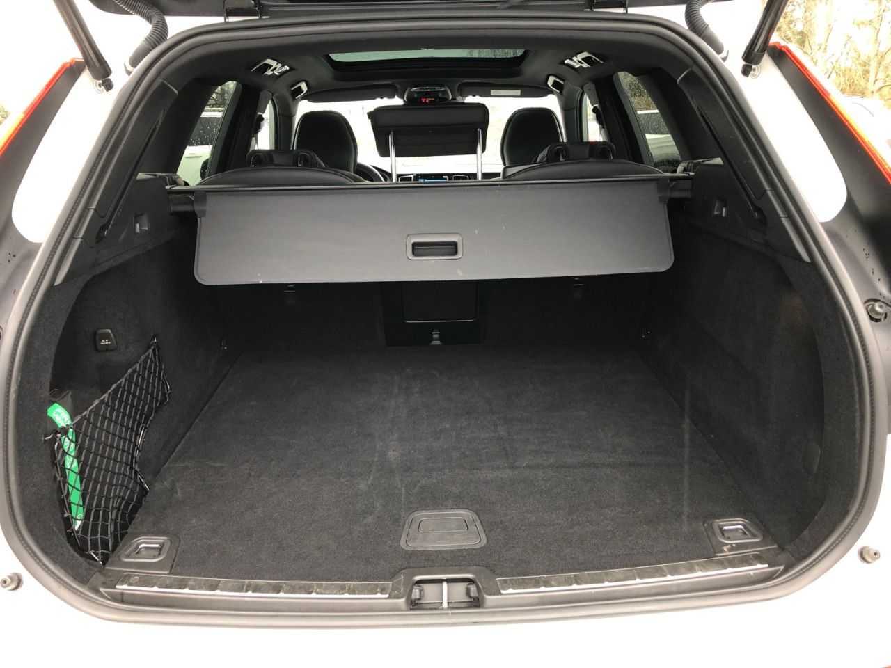 Volvo  T6 RECHARGE R-DESIGN Plug-in HUD LED 22LM