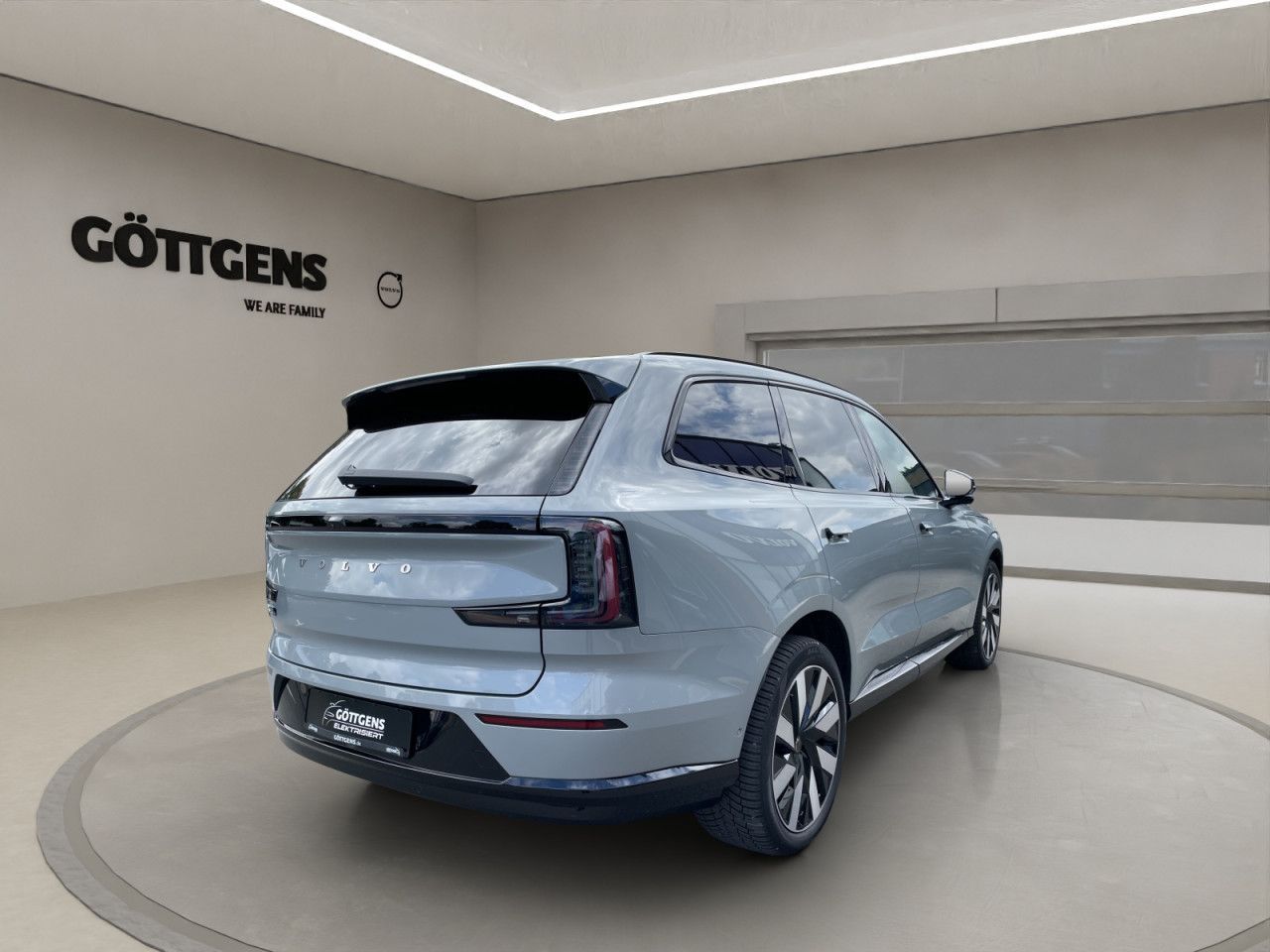 Volvo  Ultra Twin Motor 7 AHK LUFT LED 21LM NAVI