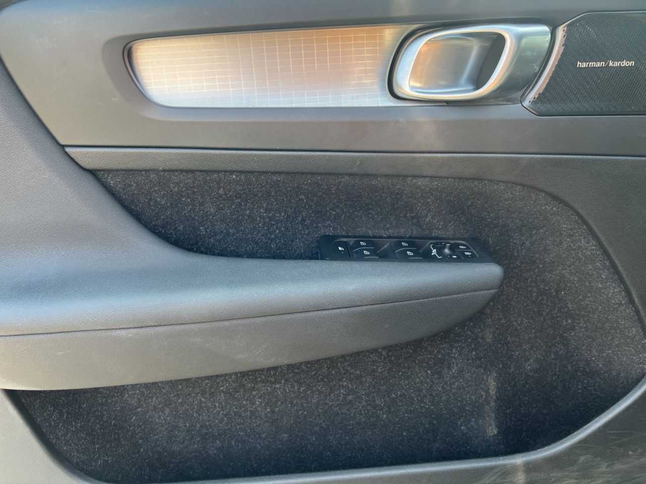 Volvo  T4 Momentum PRO NAVI LED H&K KMERA 18LM