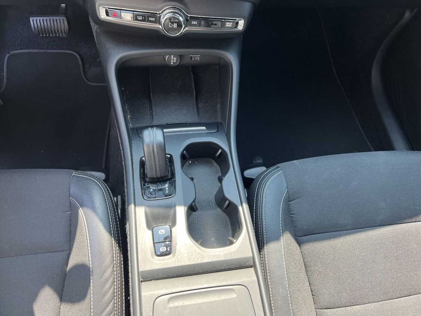 Volvo  T4 Momentum PRO NAVI LED H&K KMERA 18LM