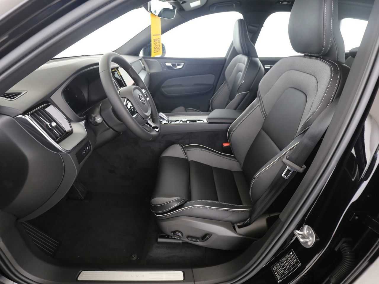 Volvo  VOLVO XC60 T6 AWD Black Edition Plus AHK 360°