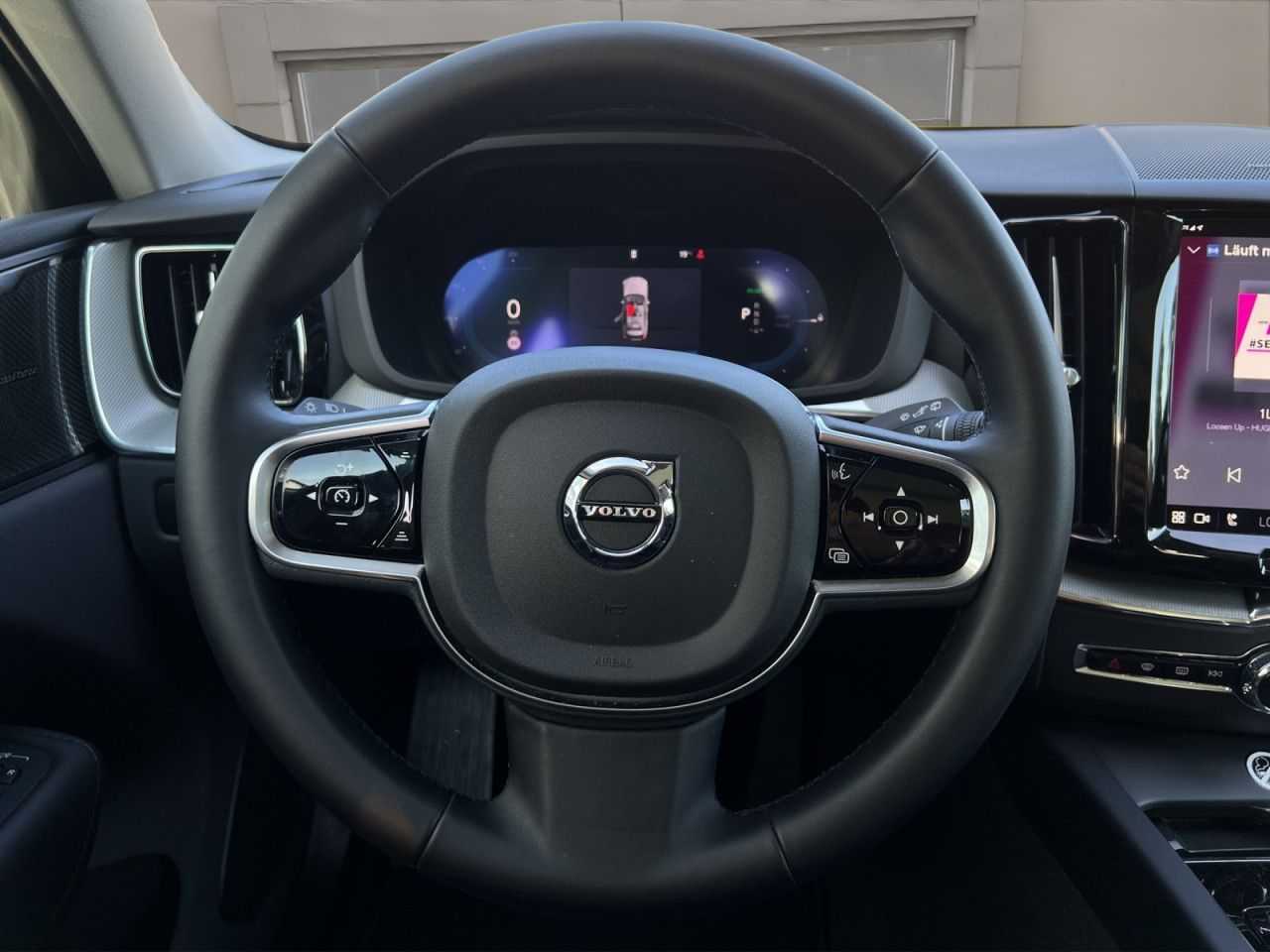 Volvo  T6 AWD Plus Dark AHK BUSINESS LED 360° H&K