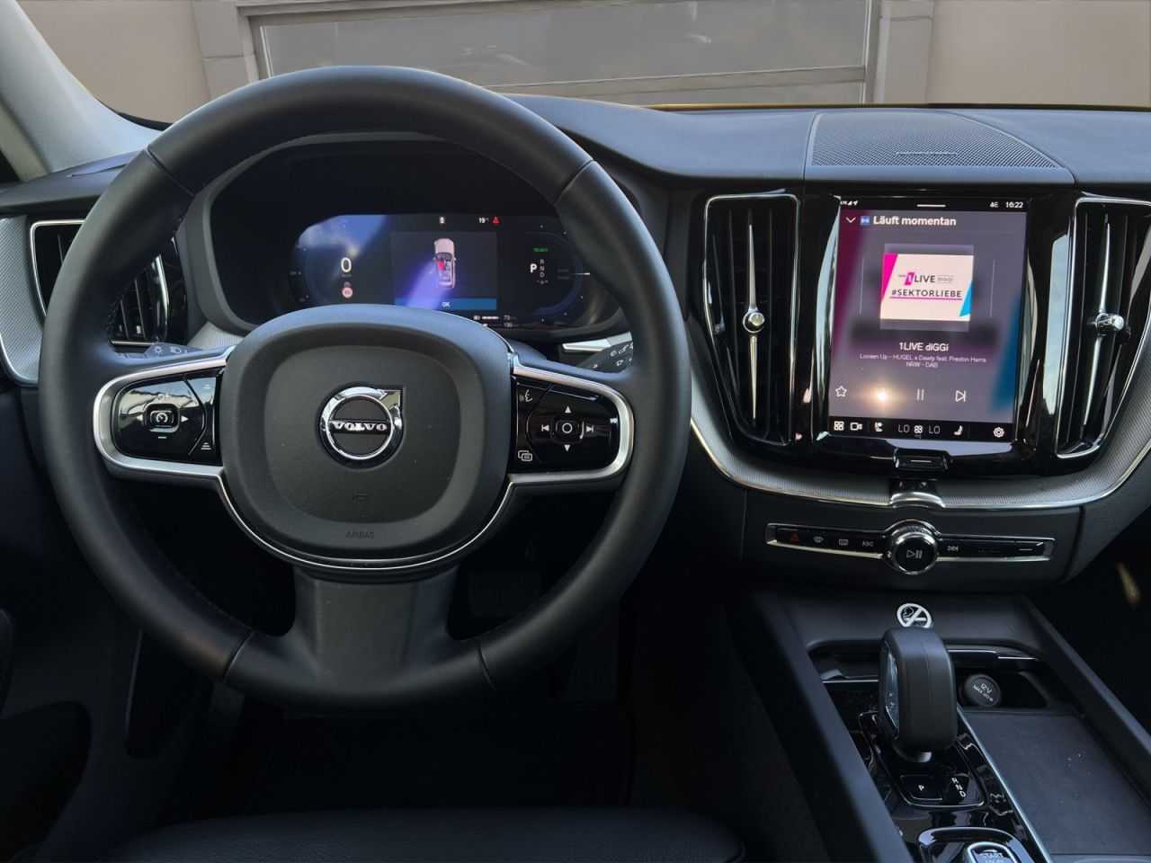 Volvo  T6 AWD Plus Dark AHK BUSINESS LED 360° H&K