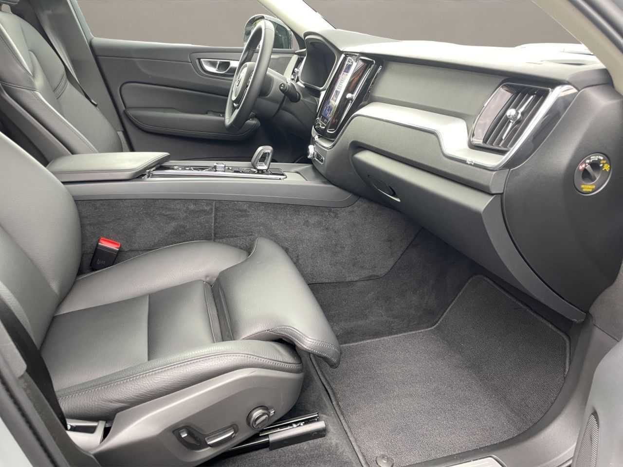 Volvo  T6 AWD Plus Dark BUSINESS LED