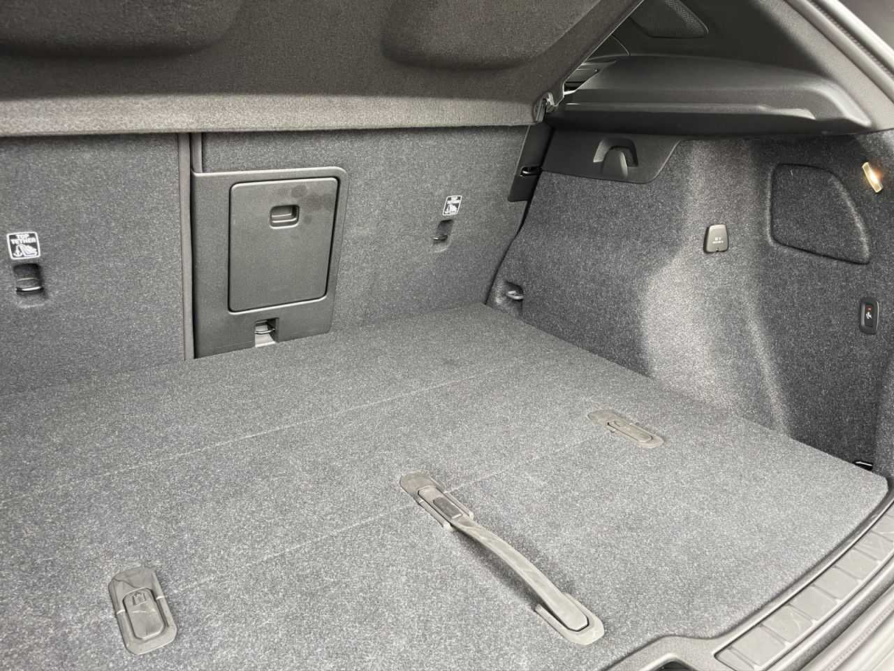 Volvo  B3 Ultra Black Edition AHK BUSINESS 360°