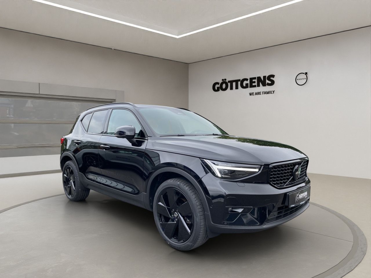 Volvo  B3 Ultra Black Edition AHK BUSINESS 360°