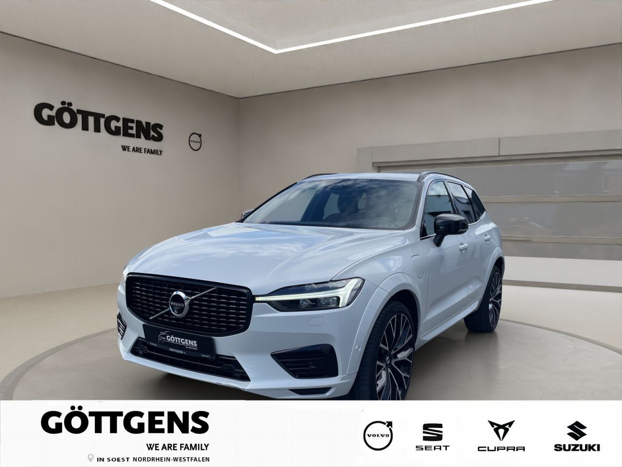 Volvo  T6 Plug-In RECHARGE R-DESIGN  HUD LED 22LM