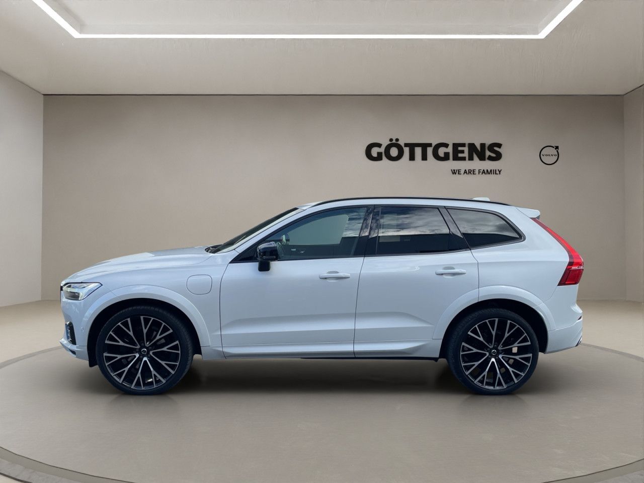 Volvo  T6 Plug-In RECHARGE R-DESIGN  HUD LED 22LM