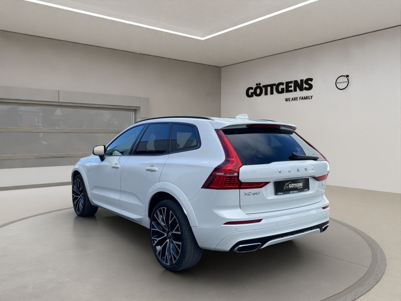 Volvo  T6 Plug-In RECHARGE R-DESIGN  HUD LED 22LM