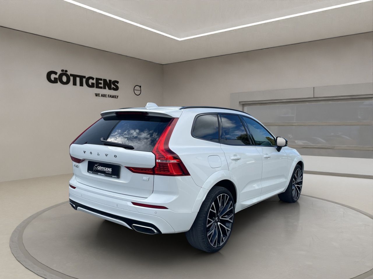 Volvo  T6 Plug-In RECHARGE R-DESIGN  HUD LED 22LM