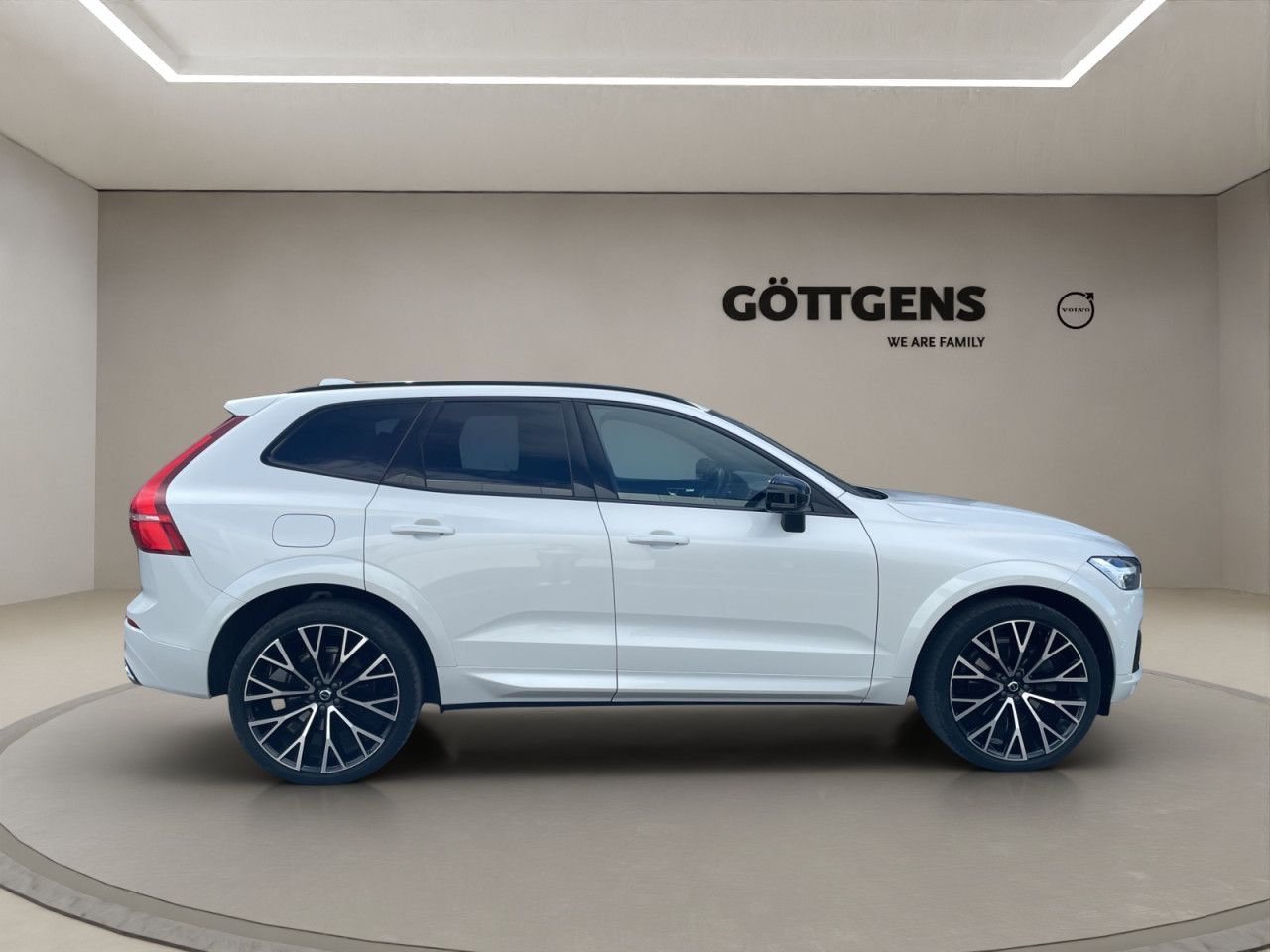 Volvo  T6 Plug-In RECHARGE R-DESIGN  HUD LED 22LM