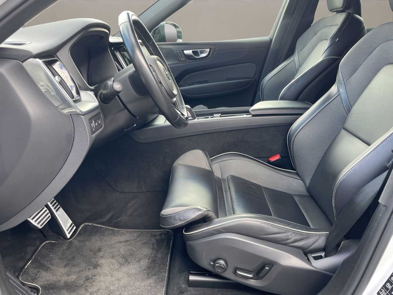 Volvo  T6 Plug-In RECHARGE R-DESIGN  HUD LED 22LM
