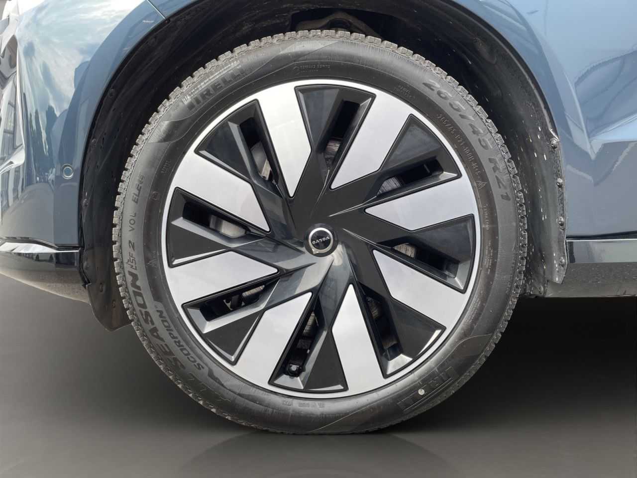 Volvo  Twin Motor AWD Ultra 7 AHK LUFT B&W 21LM