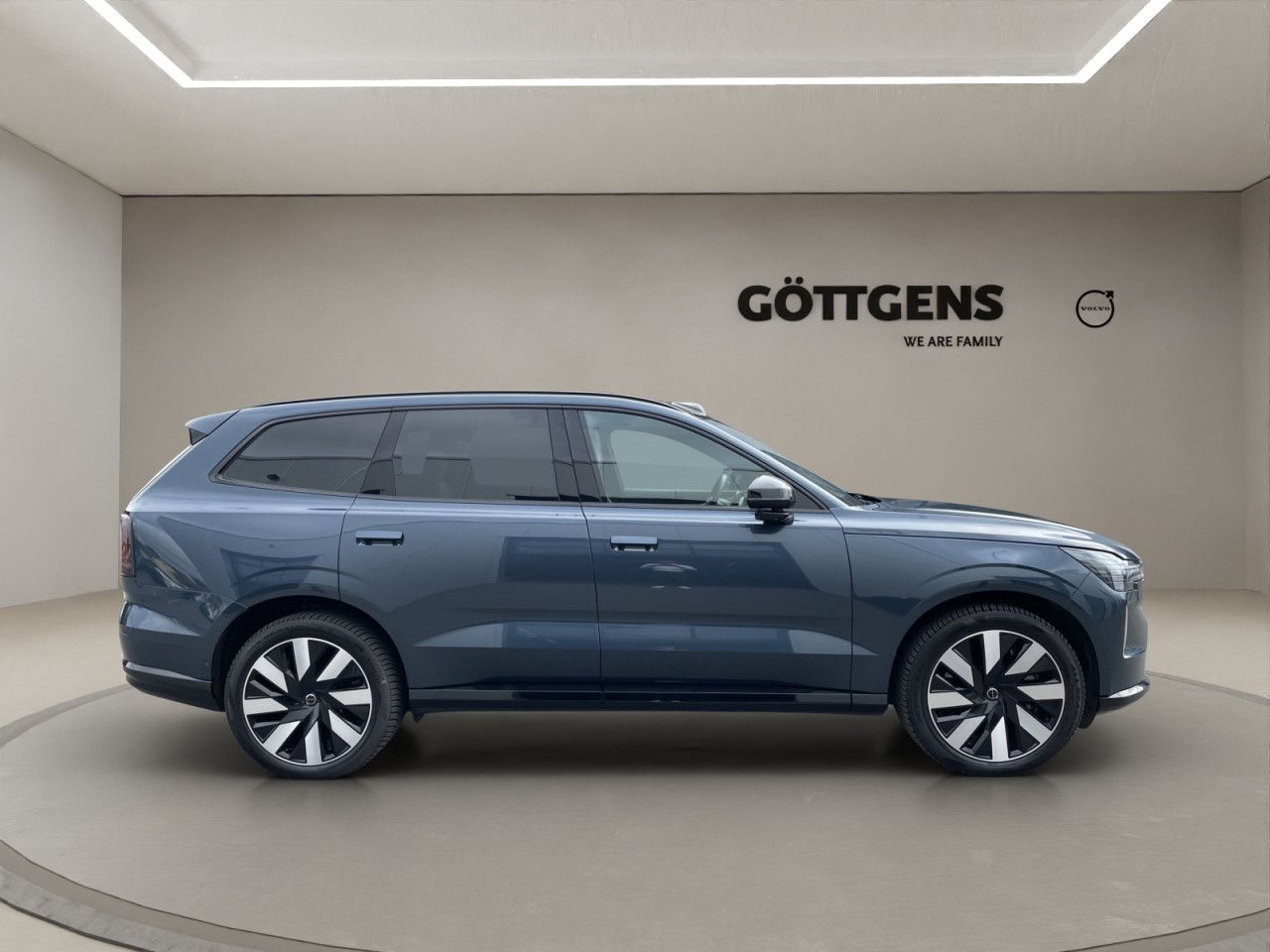 Volvo  Twin Motor AWD Ultra 7 AHK LUFT B&W 21LM