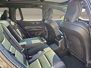 Volvo  T6 AWD Plug-in R Design NAVI LED 19LM PANO