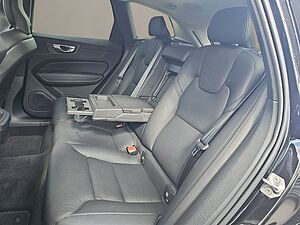 Volvo  B4 INSCRIPTION NAVI LED 20LM HARMAN KARDON