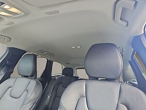 Volvo  B4 INSCRIPTION NAVI LED 20LM HARMAN KARDON