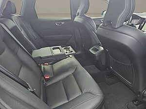 Volvo  B4 INSCRIPTION NAVI LED 20LM HARMAN KARDON