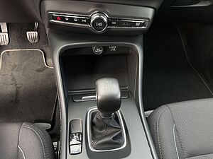 Volvo  T2 Momentum Pro LED 18LM NAVI SITZH. KAMERA