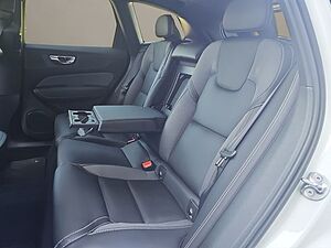 Volvo  B4 Plus Dark NAVI LED 20LM H&K SITZH FSH