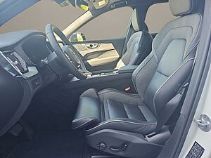 Volvo  B4 Plus Dark NAVI LED 20LM H&K SITZH FSH