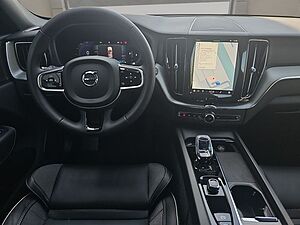 Volvo  B4 Plus Dark NAVI LED 20LM H&K SITZH FSH