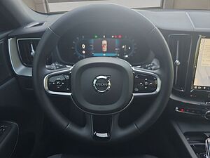 Volvo  B4 Plus Dark NAVI LED 20LM H&K SITZH FSH