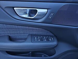 Volvo  B4 CORE LED NAVI ACC PDC KAMER 18LM