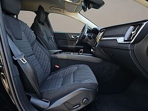 Volvo  B4 CORE LED NAVI ACC PDC KAMER 18LM