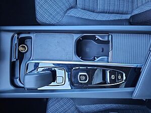 Volvo  B4 CORE LED NAVI ACC PDC KAMER 18LM