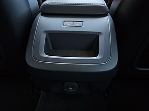 Volvo  B4 CORE LED NAVI ACC PDC KAMER 18LM