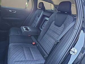 Volvo  B4 CORE LED NAVI ACC PDC KAMER 18LM