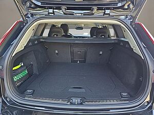 Volvo  B4 CORE LED NAVI ACC PDC KAMER 18LM