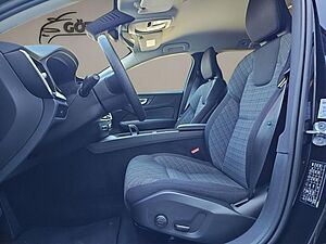 Volvo  B4 CORE LED NAVI ACC PDC KAMER 18LM