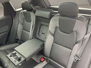 Volvo  B4 PLUS PANO NAVI 21LM LED H&K KAMERA