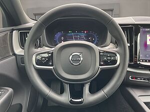 Volvo  B4 PLUS PANO NAVI 21LM LED H&K KAMERA