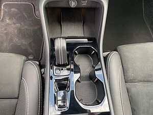 Volvo  B4 R-DESIGN PANO° 360 NAVI LED QI BLIS PDC