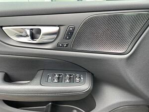 Volvo  B4 AWD Cross Country Pro AHK LED NAVI H&K