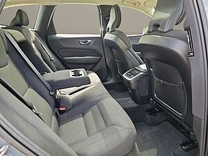 Volvo  B4 AWD Momentum Pro AHK PANO NAVI LED 18LM