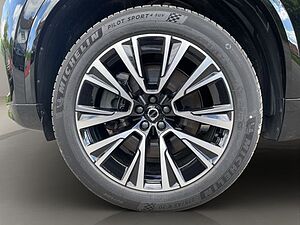 Volvo  T8 AWD ULTRA BRIGHT 7SITZ NAVI PANO 20LM