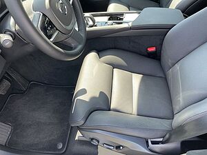 Volvo  T8 AWD ULTRA BRIGHT 7SITZ NAVI PANO 20LM