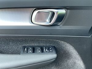 Volvo  Core B3 Mild Hybrid NAVI LED 18LM GJR
